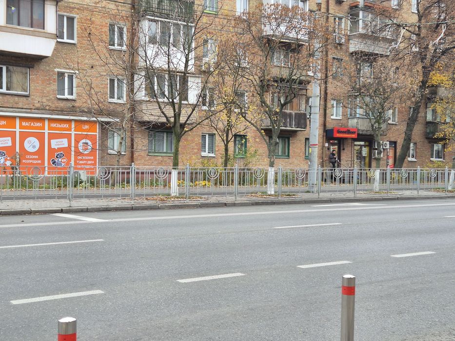 Оренда Фасад 50квм пр-т Повітряних Сил 43