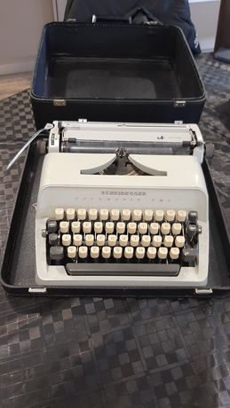 Máquina de escrever scheidegger