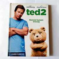 TED 2 | burzowi kumple wracają | książka z filmem na DVD