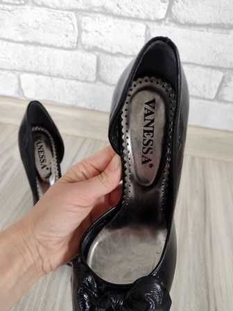 Buty/czółenka  Vanessa,  r.37