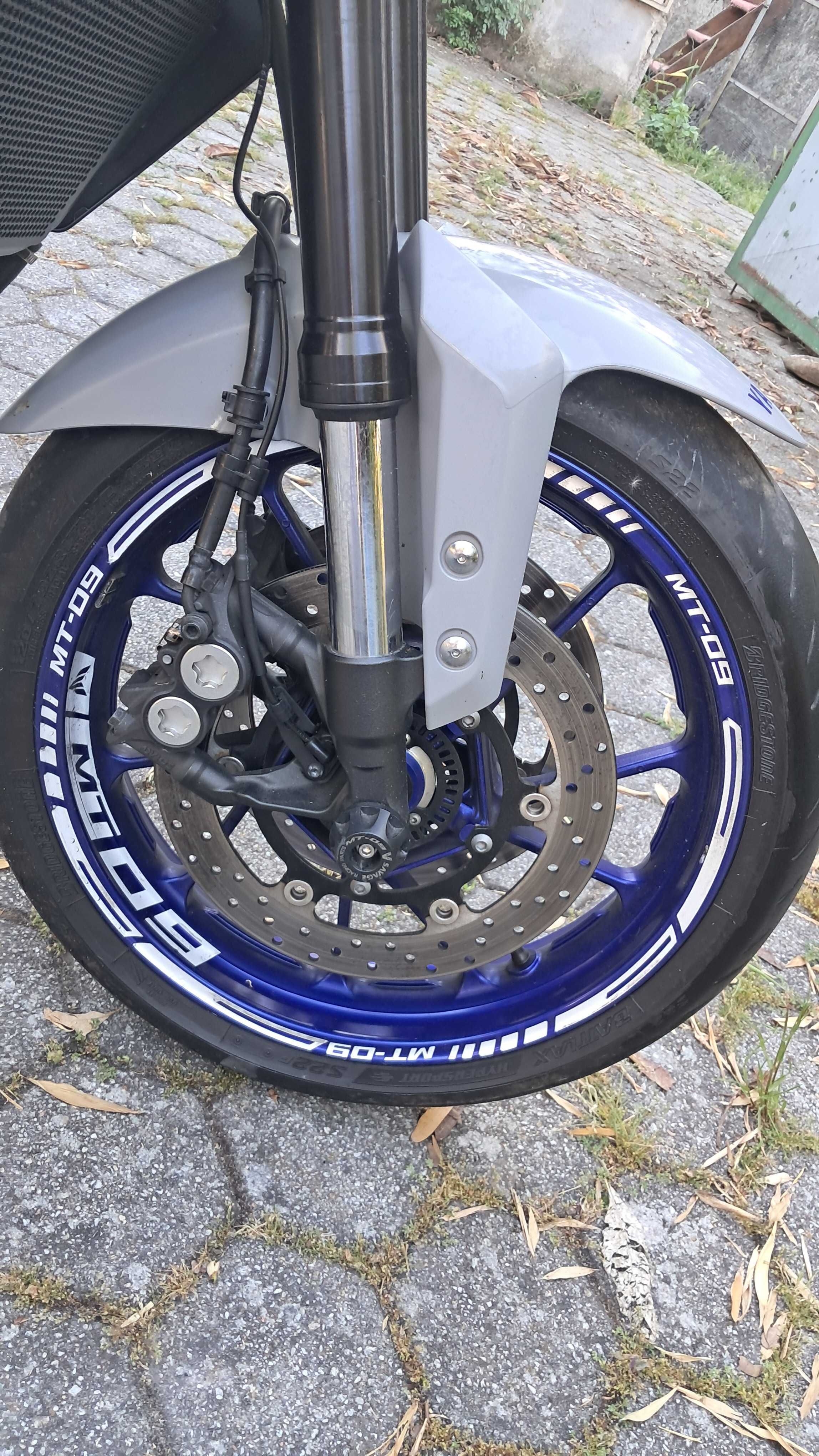 Yamaha mt  09 moto com varios extras