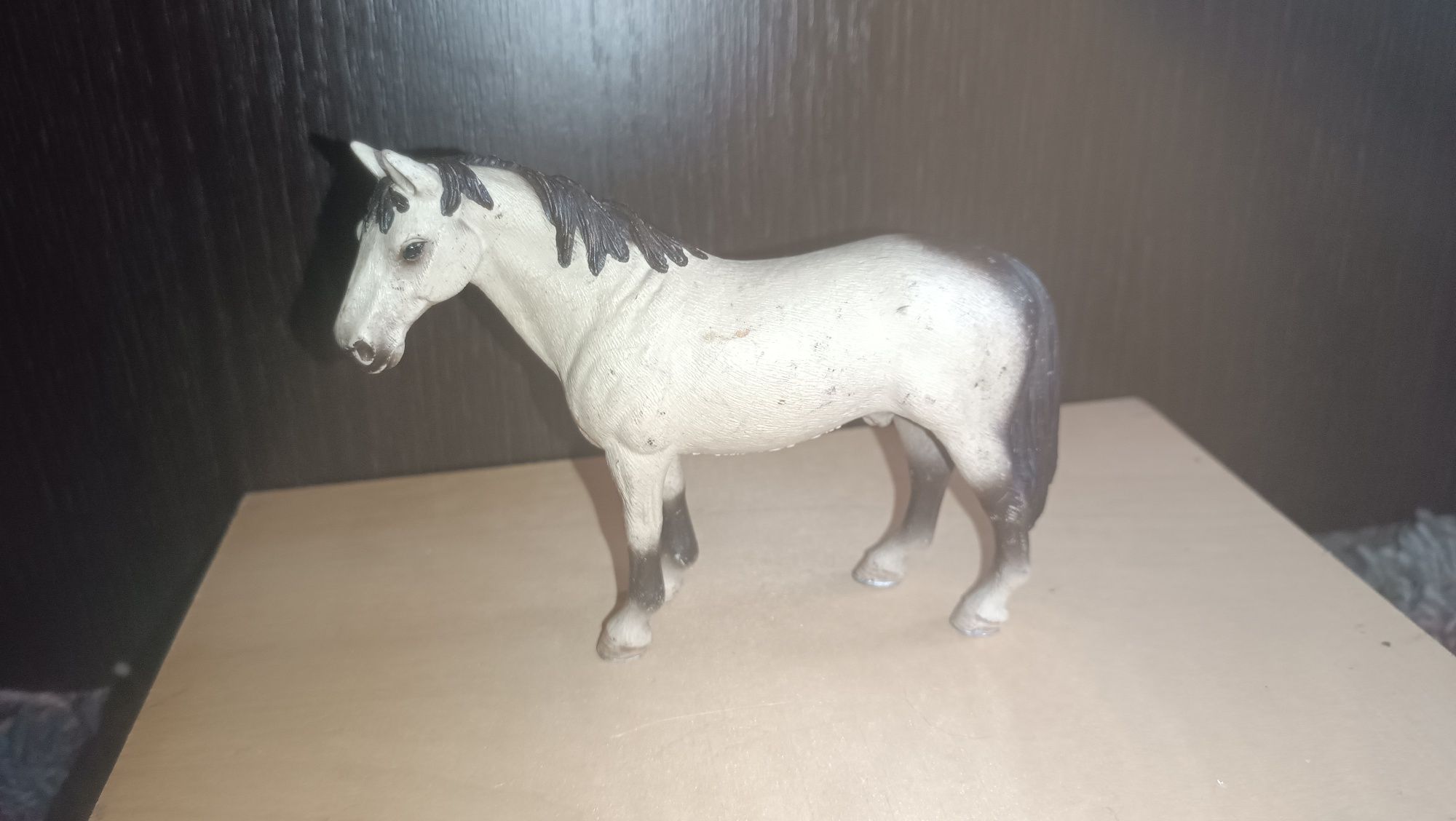 figurki koni schleich