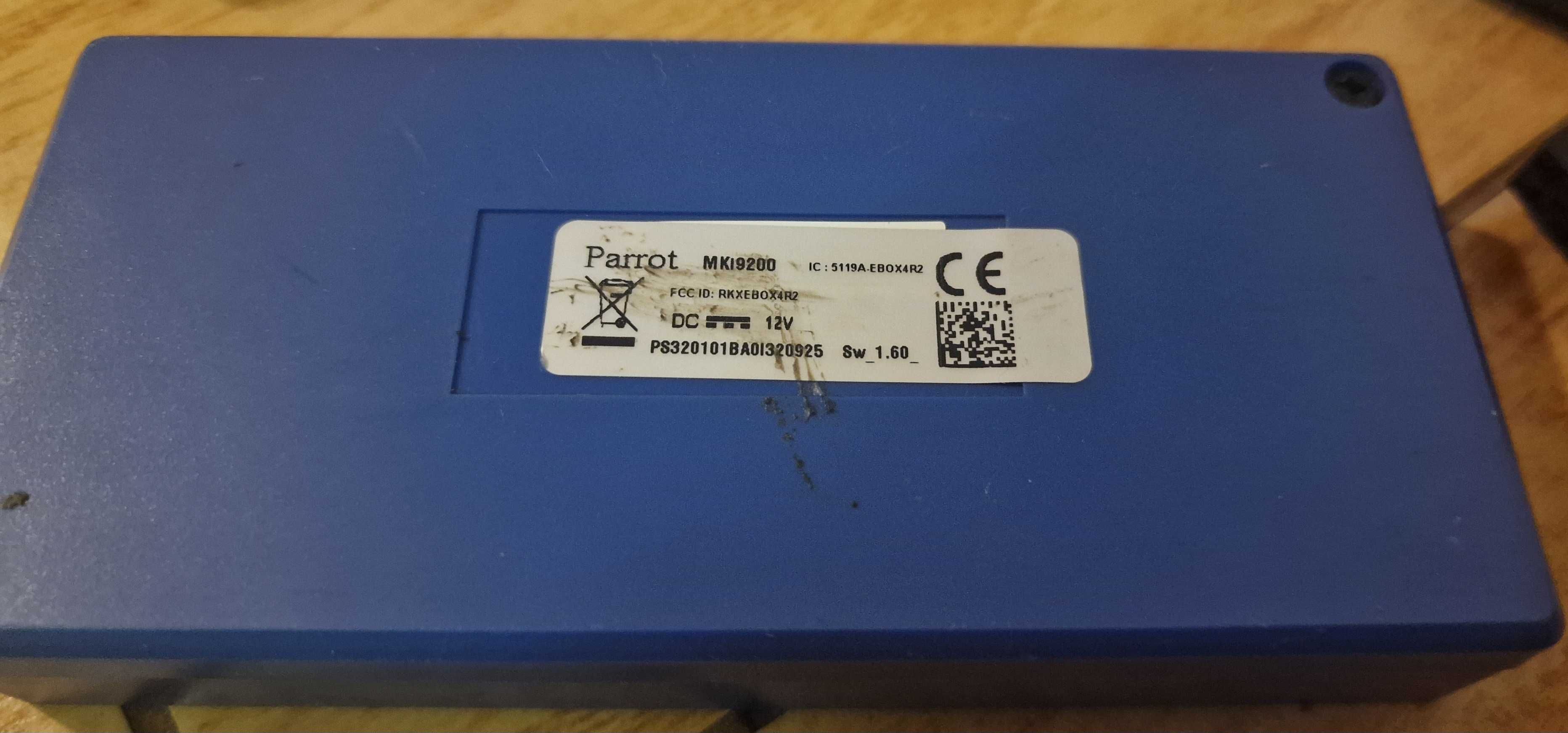 Zestaw multimedialny głośnomówiący Parrot MKi9200 Bluetooth USB