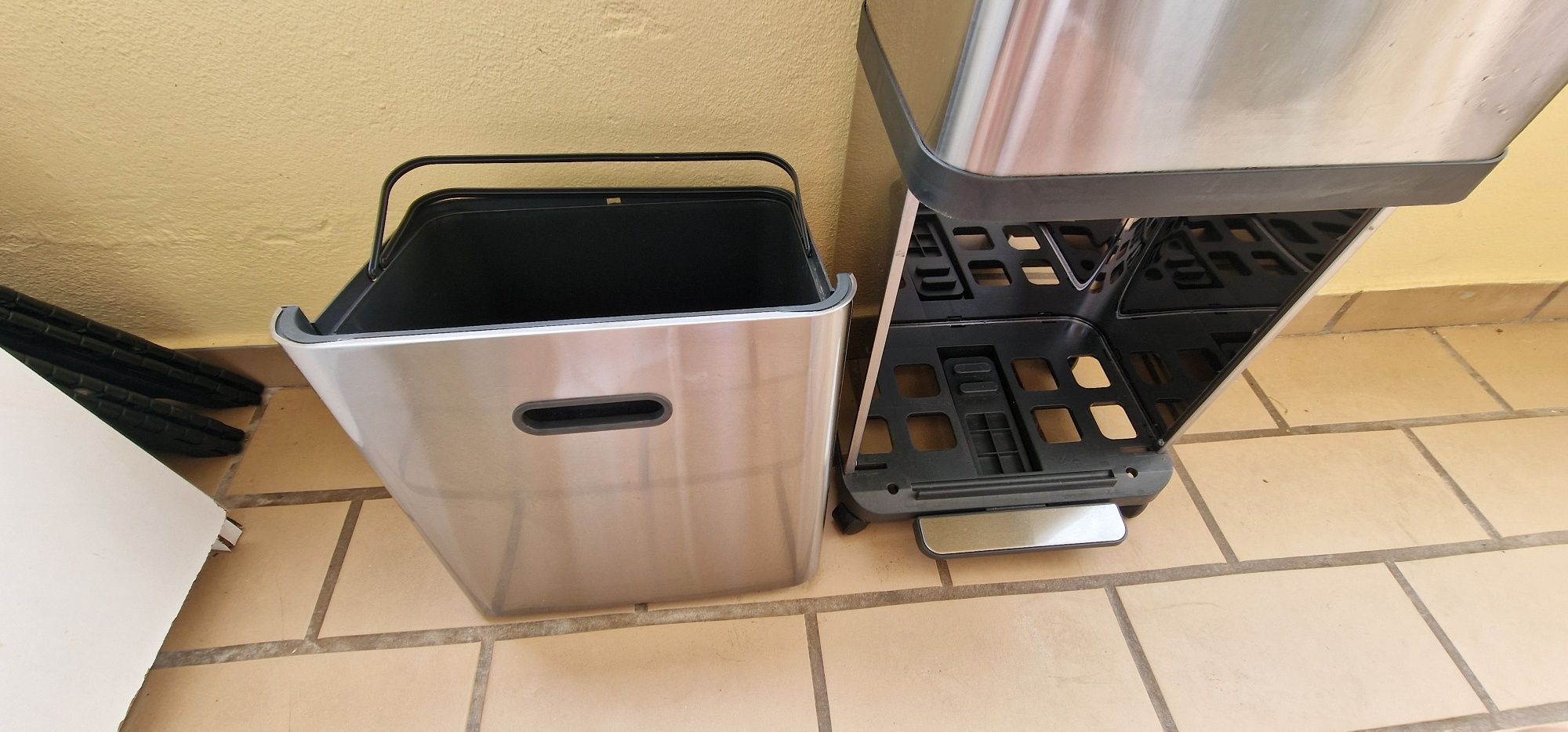 Caixote de lixo Inox indiferenciado e reciclagem