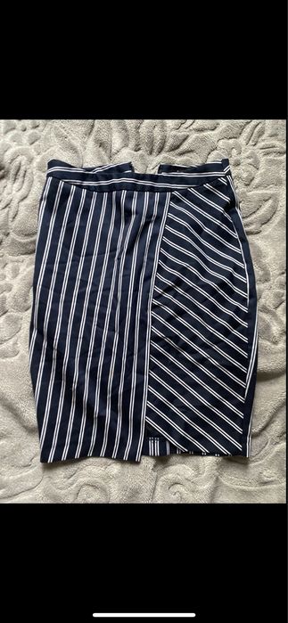 Mohito elegancka spodnoca w paski olowkowa