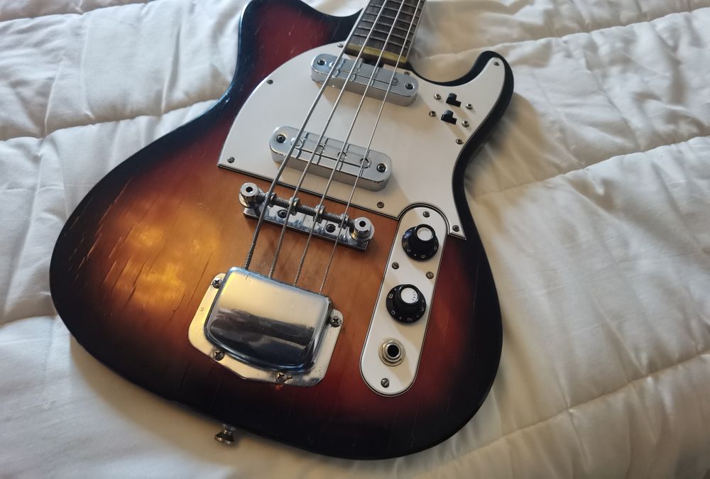 Baixo Jedson / Teisco piccolo bass