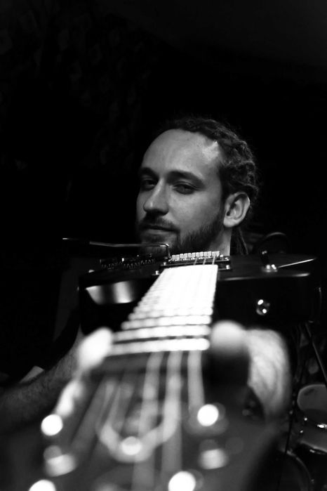 Lekcje gry na gitarze z dojazdem do ucznia