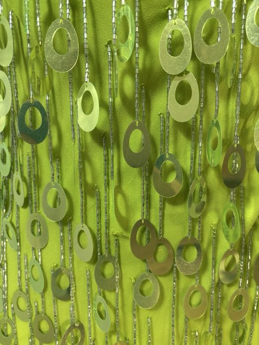 Obłędna limonkowa suknia ASOS zdobiona frędzlami i cekinami OUTLET