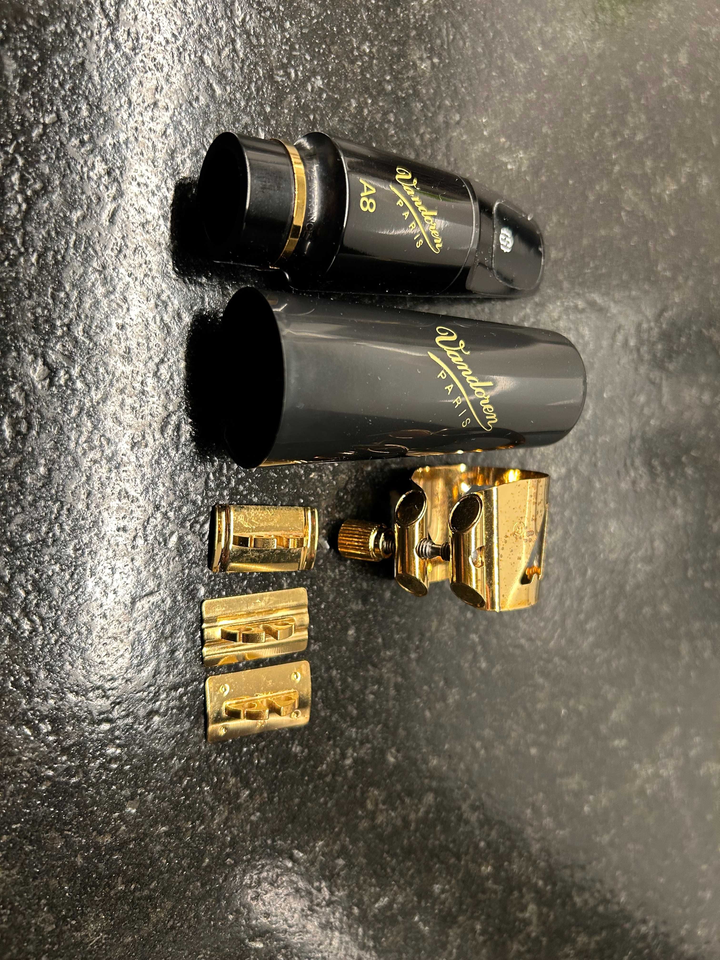 Ustnik Vandoren V16 A8 saksofon + ligatury
