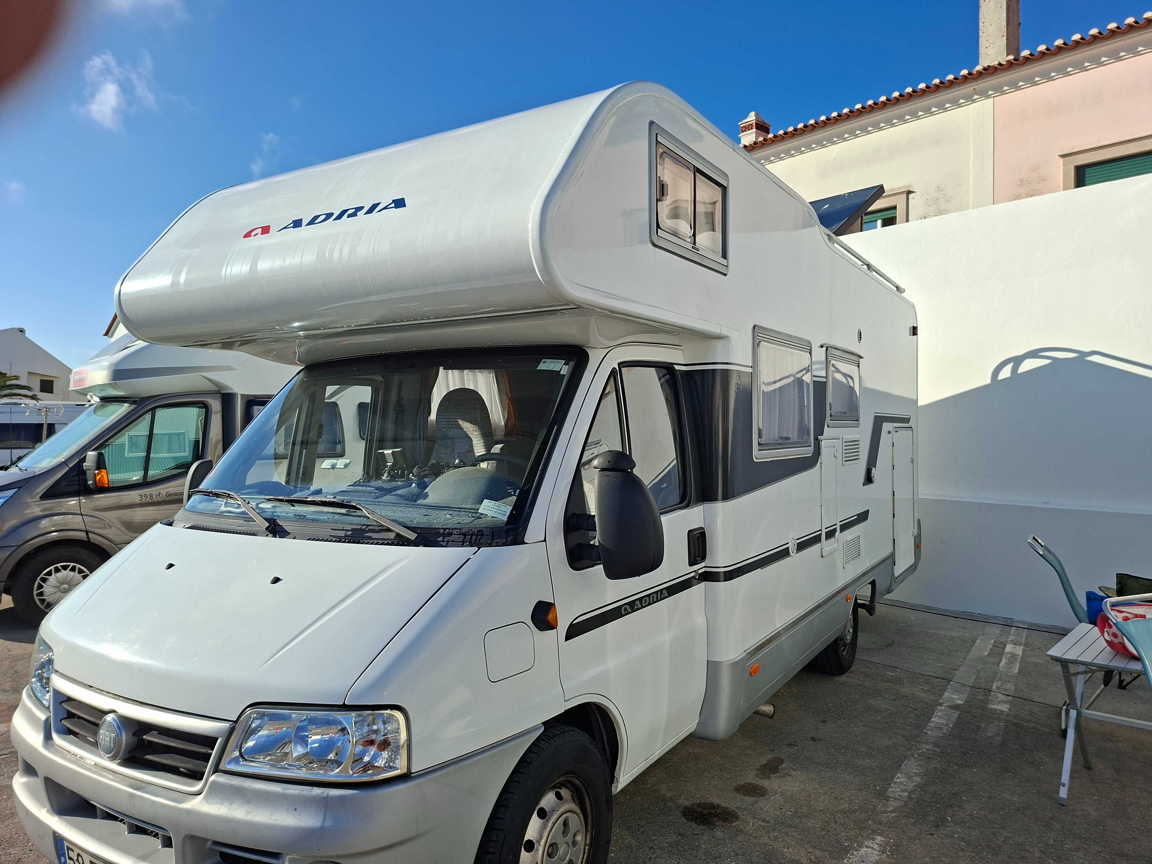 Autocaravana Adria/Fiat, nacional. Bom estado geral. Muitos extras.