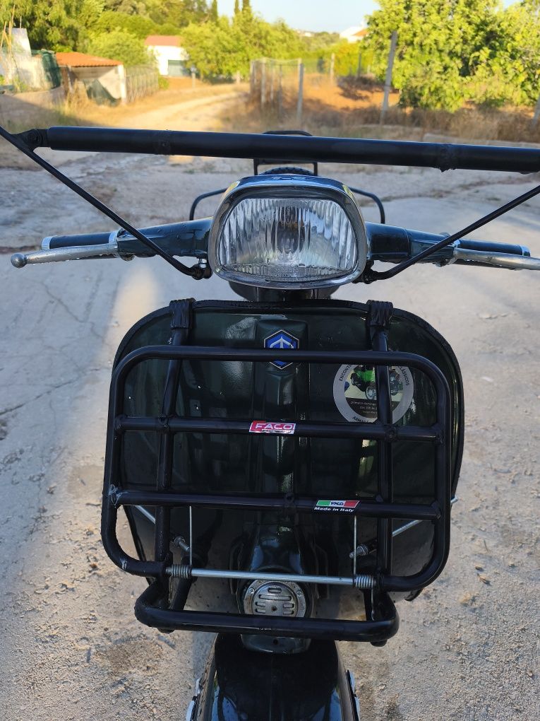 Vendo vespa 125 Sprinter 68 c/sidcar (em fase de fabrico) c/3 lugares