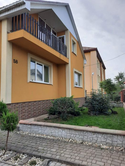 Продається просторий будинок з прибудовон(окремий вхід)