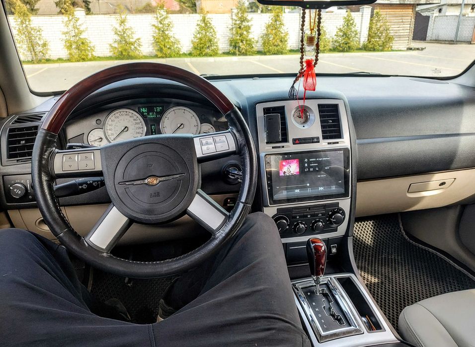 Chrysler 300C 2006 року