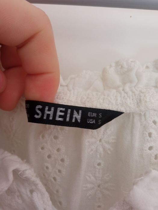 Śliczny koronkowy crop top shein