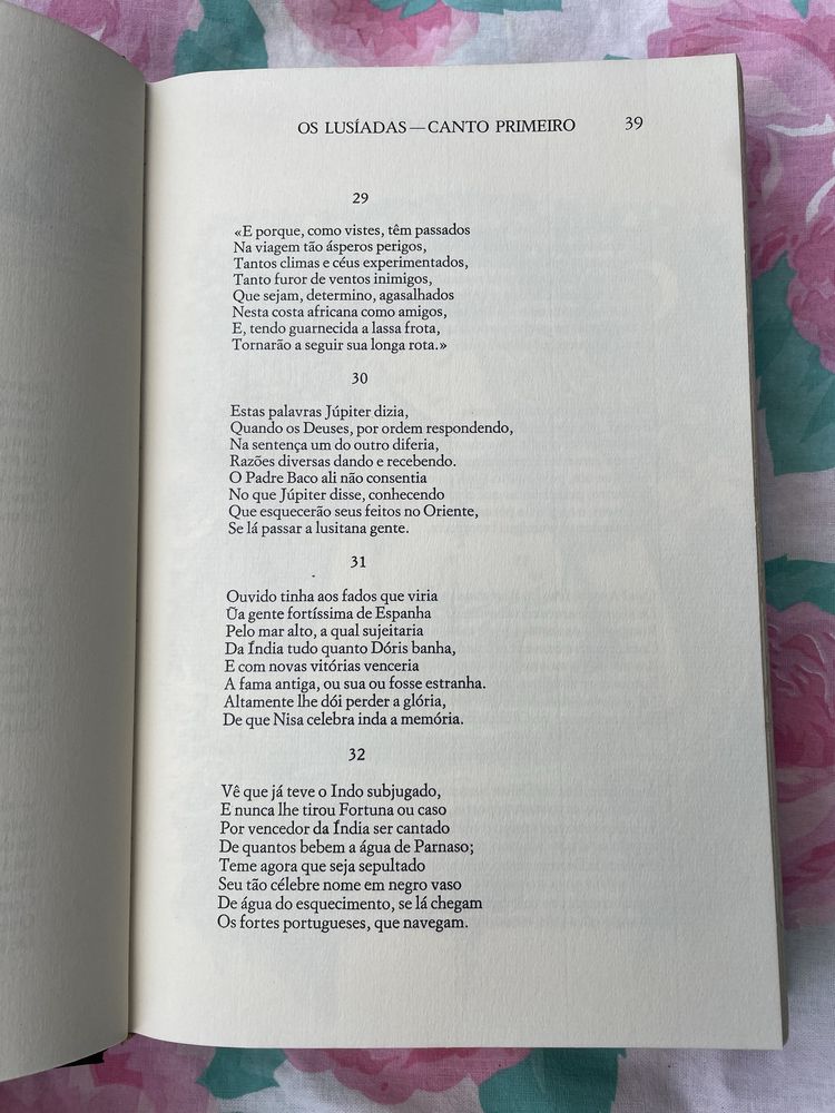 Livro os Lusíadas