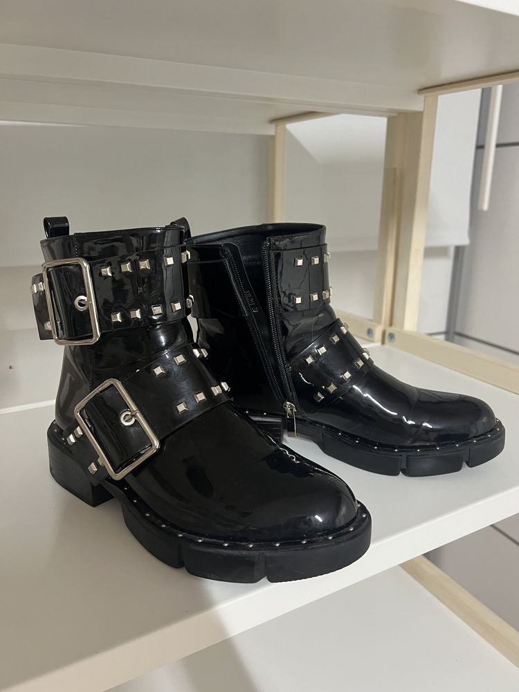 Botas tipo militar pretas 39