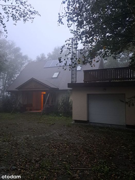 Dom z dużą działką i garażem w idealnej lokalizacji