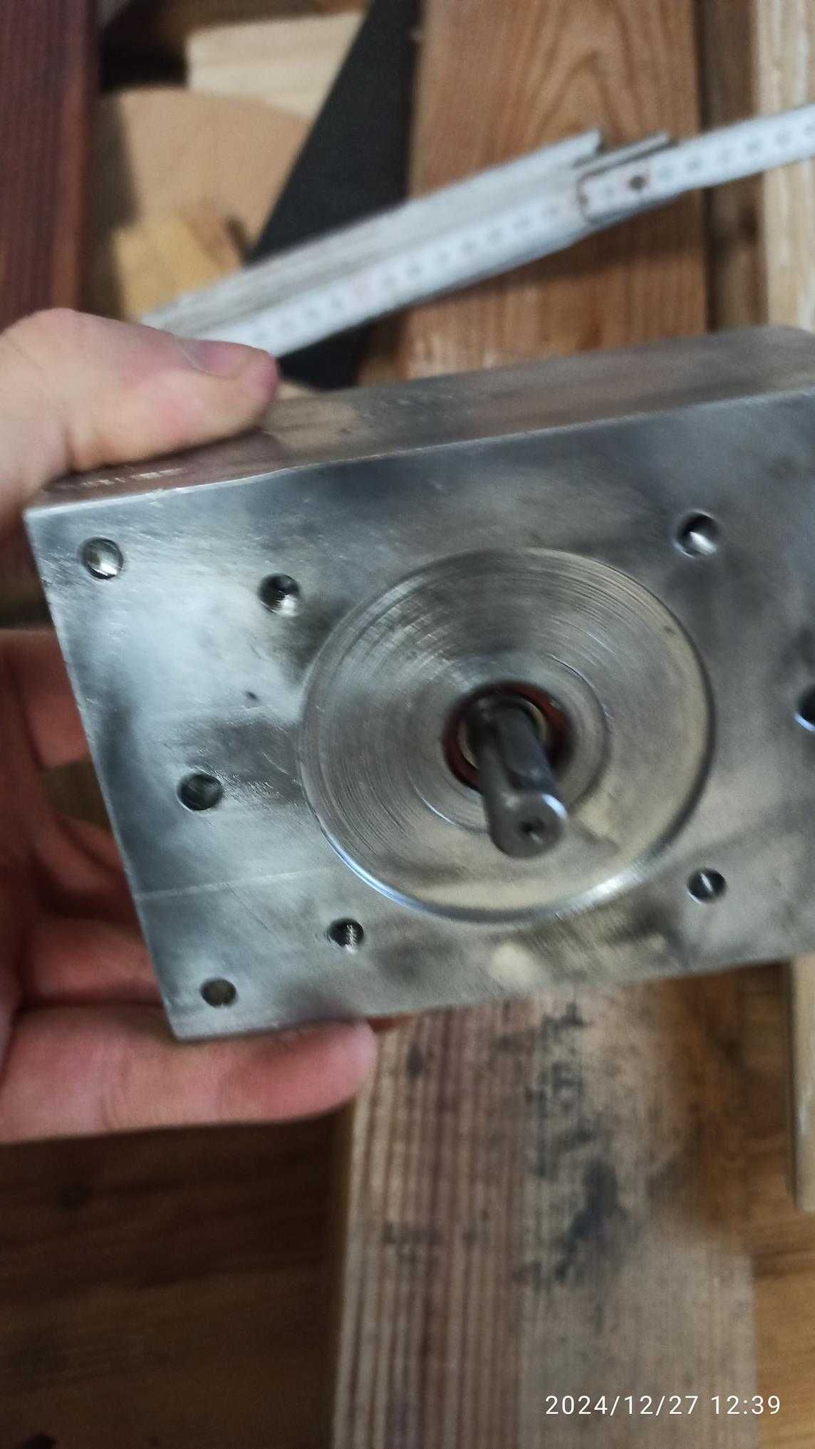 głowica do wiercenia na krzyż do drewna i metalu