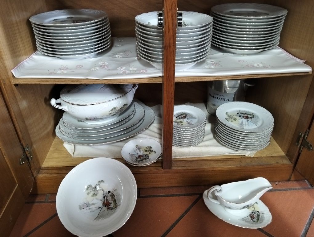 Serviço de mesa completo banhado a ouro da SPAL