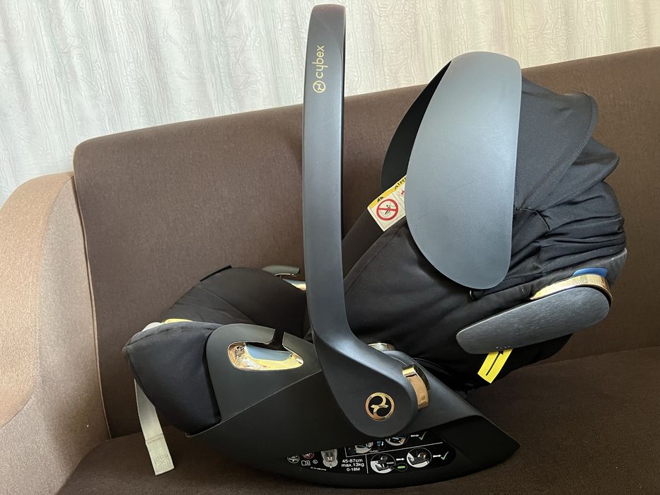 Автокрісло Cybex Cloud Z i-Size by Jeremy Scott автолюлька чорне золот