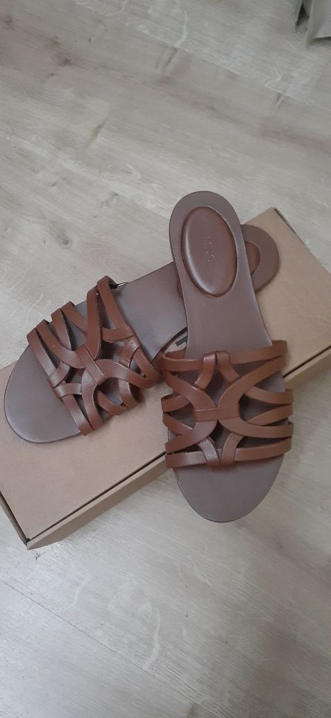 Кожаные шлепанцы Mango.38р.