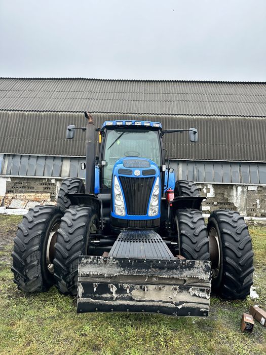 New Holland T8050