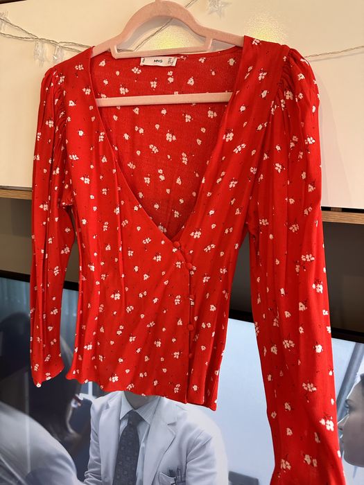 Bluzka w kwiatki powlekane guziczki