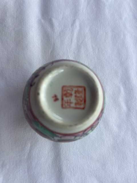 Pote chinês pequeno