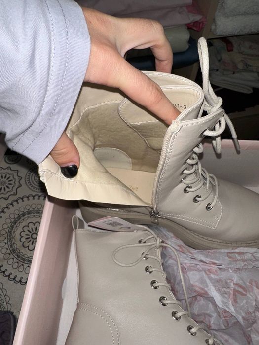 Ботинки черевики     ,23,5 см.