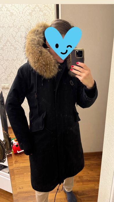 Парка з хутром чорна
