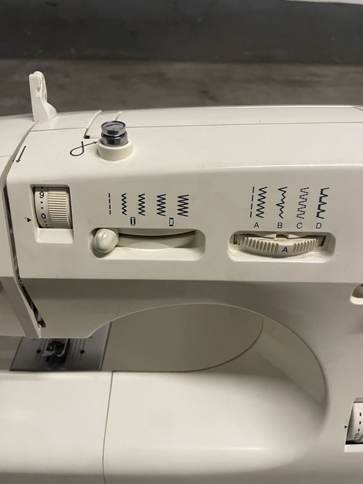 Máquina costura SINGER