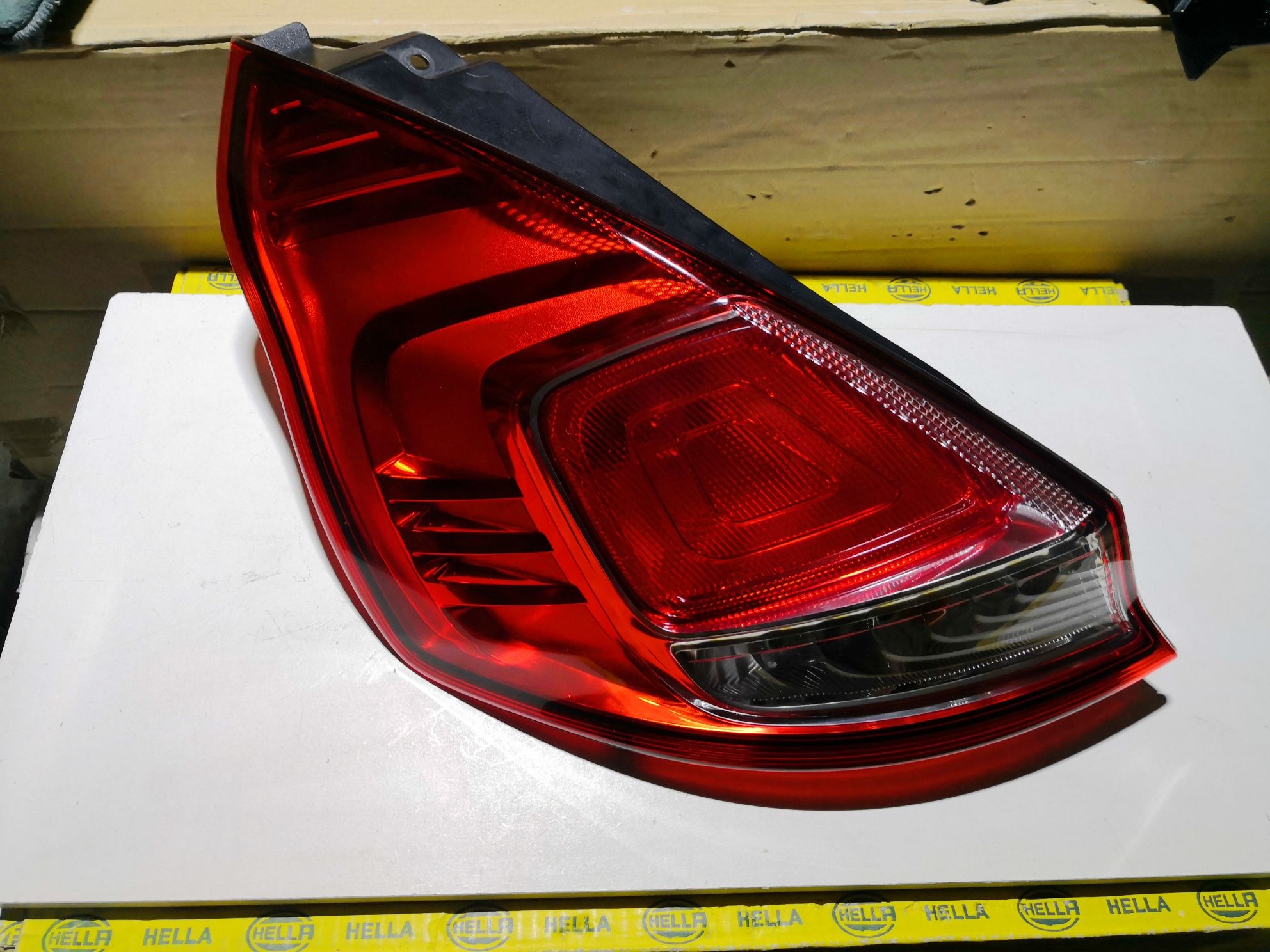 FORD FIESTA MK7 LIFT Lampa Lewa Tylna Lewy Tył Oryginał Wkład EU FV