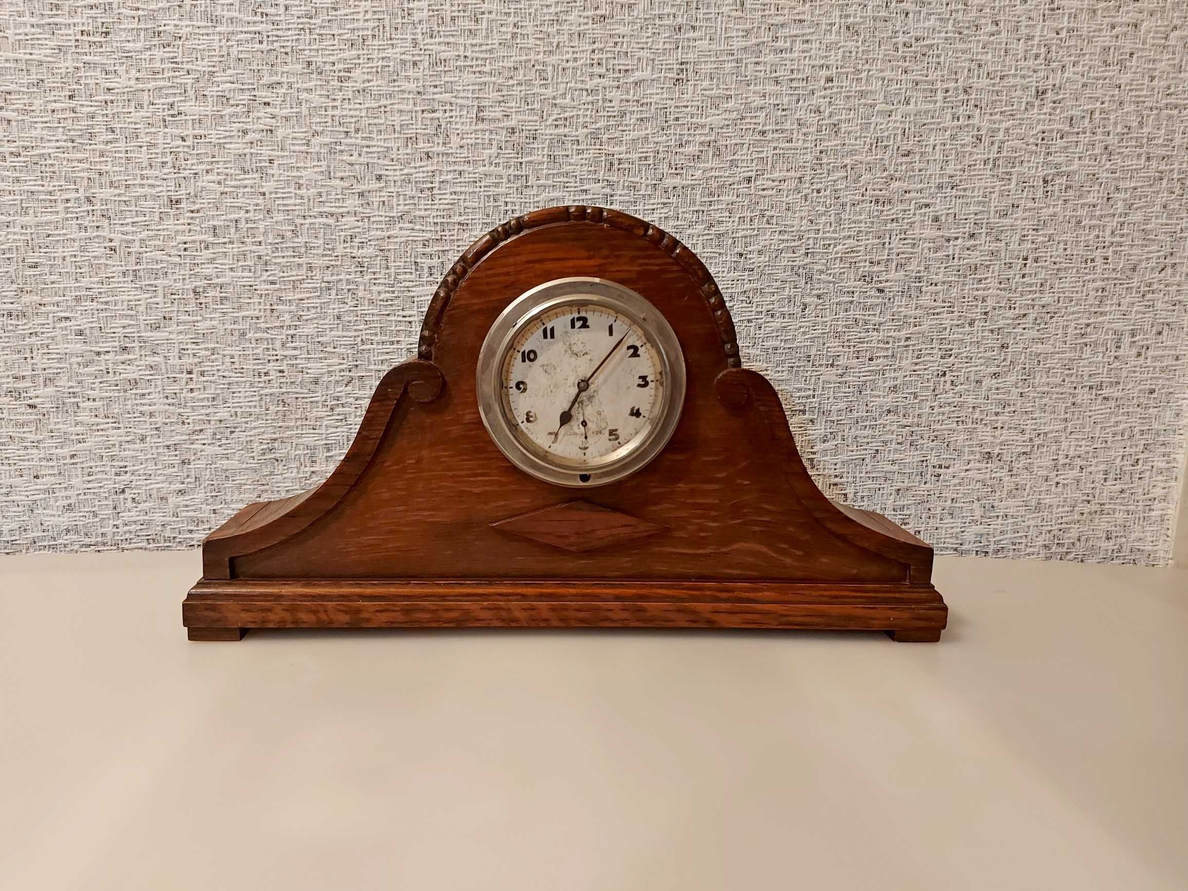 Часы каминные Kienzle, Германия 30е -40е годы.