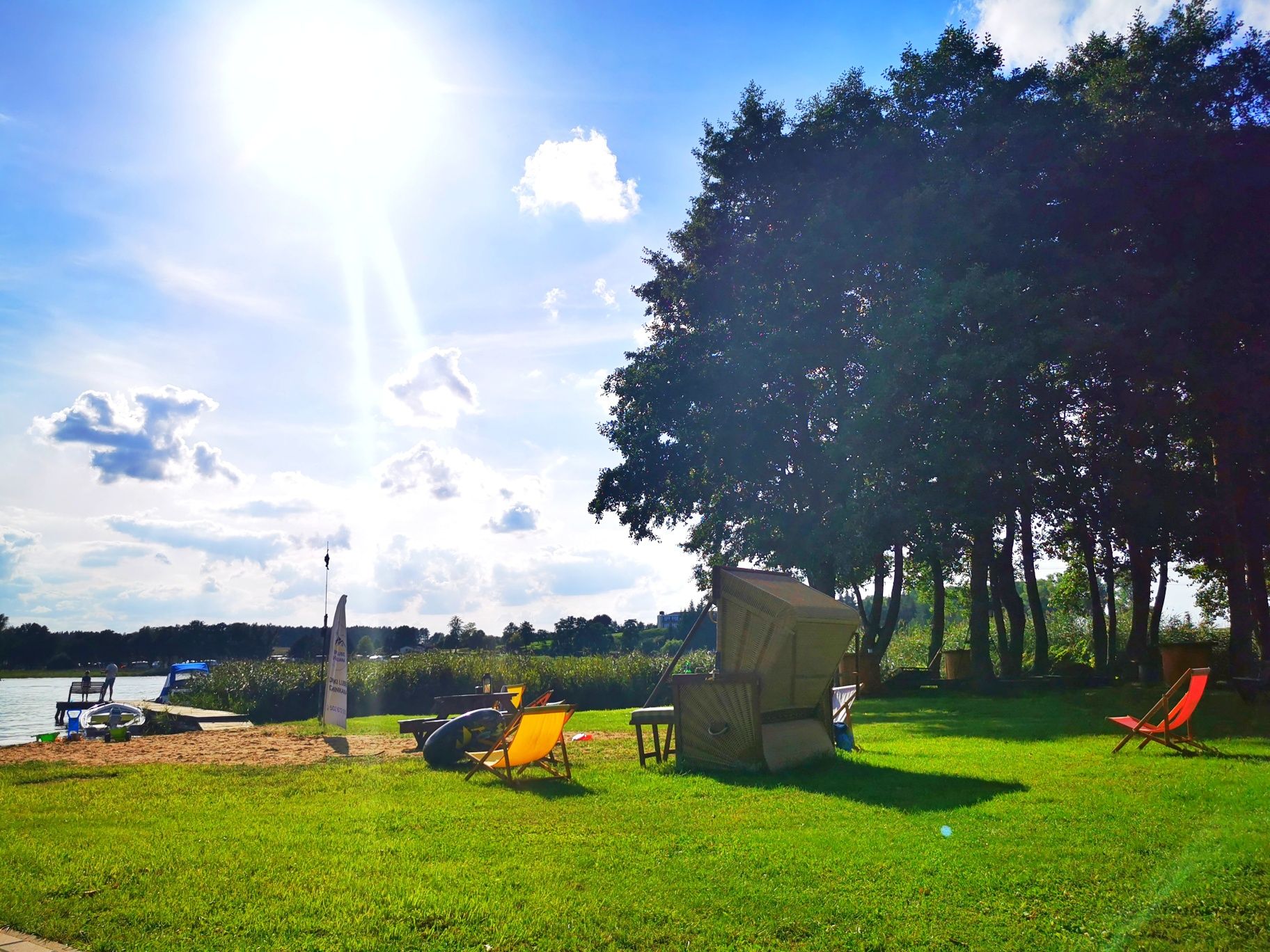 Domki nad jeziorem. PRYWATNA PLAŻA, balia z jacuzzi w cenie, SAUNA ZEW