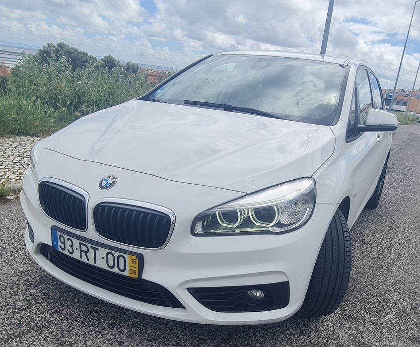 BMW 216d Active Tourer Sport Line. Impecável