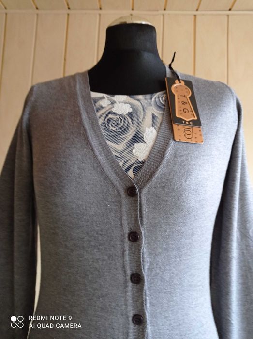 Świetny długi kardigan-tunika z długim rękawem.