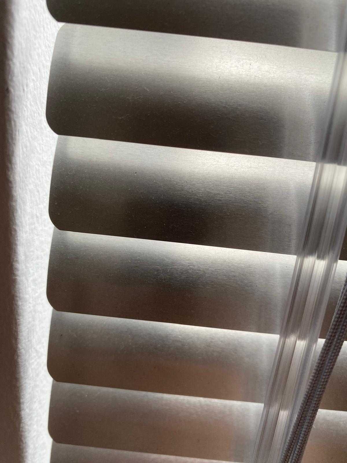 Estores Laminados em Alúminio