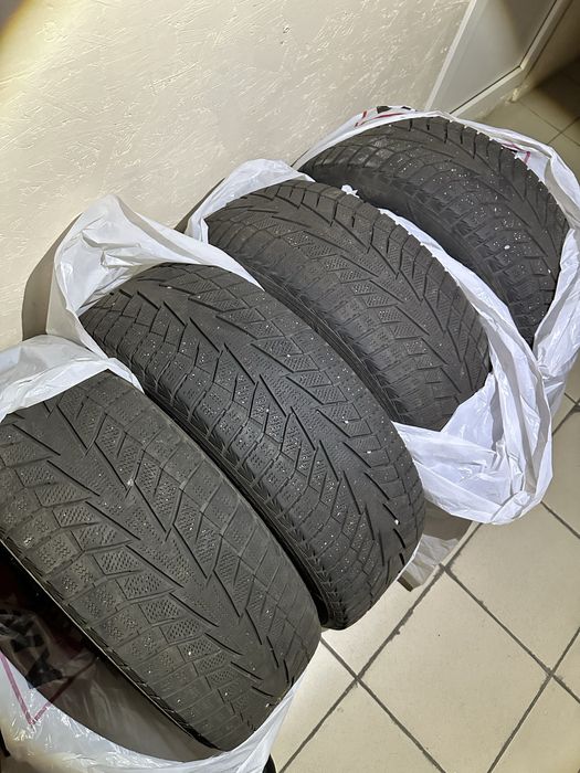 Зимові шини  Hankook Winter I Cept iZ 2 215/60 R16