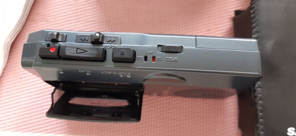 Gravador Sanyo com micro cassate