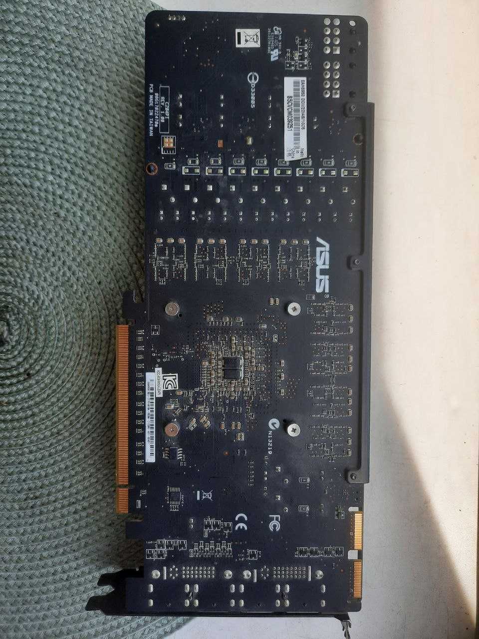 Відеокарта ASUS EAH6950 DCII/2DI4S/1GD5 на запчастини