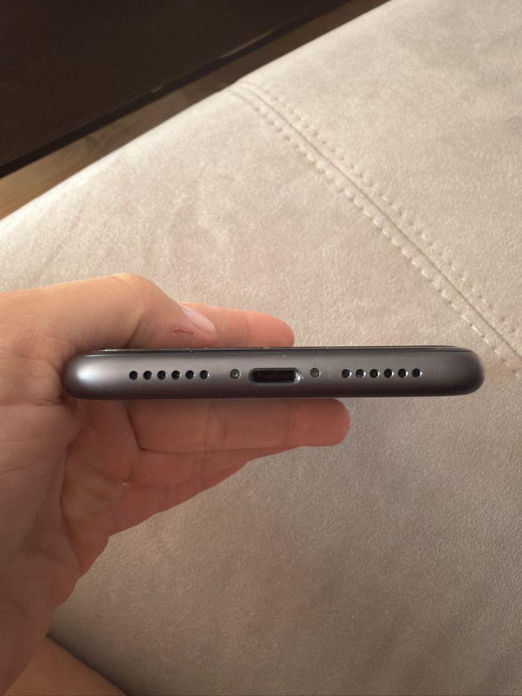 Iphone 11 idealny stan