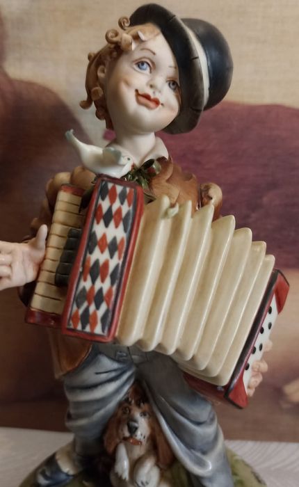 статуэтку Маленький бродяга