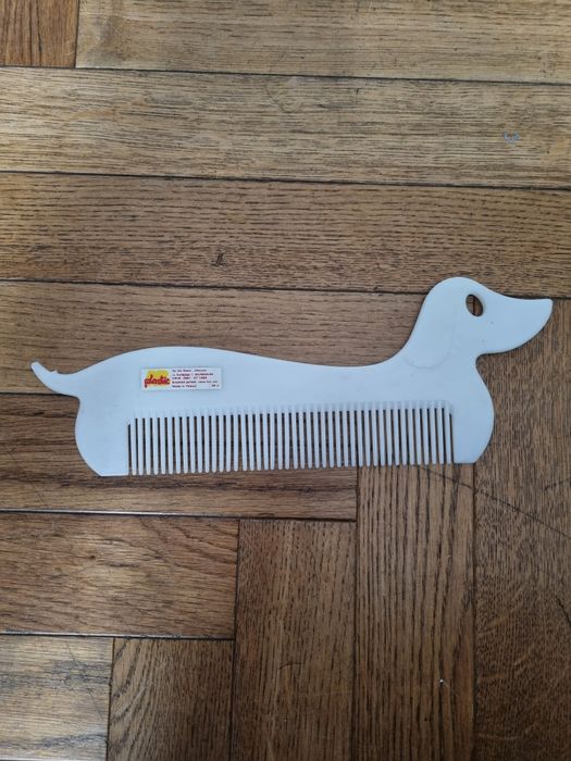 Plastikowy grzebień PTL w kształcie psa, Sp-nia Rzem. Otwock