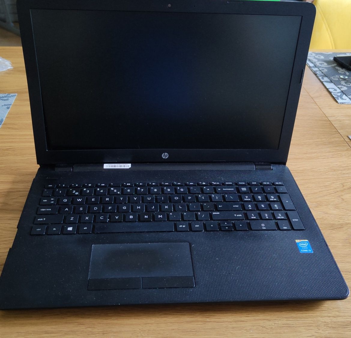 Laptop HP uszkodzona obudowa
