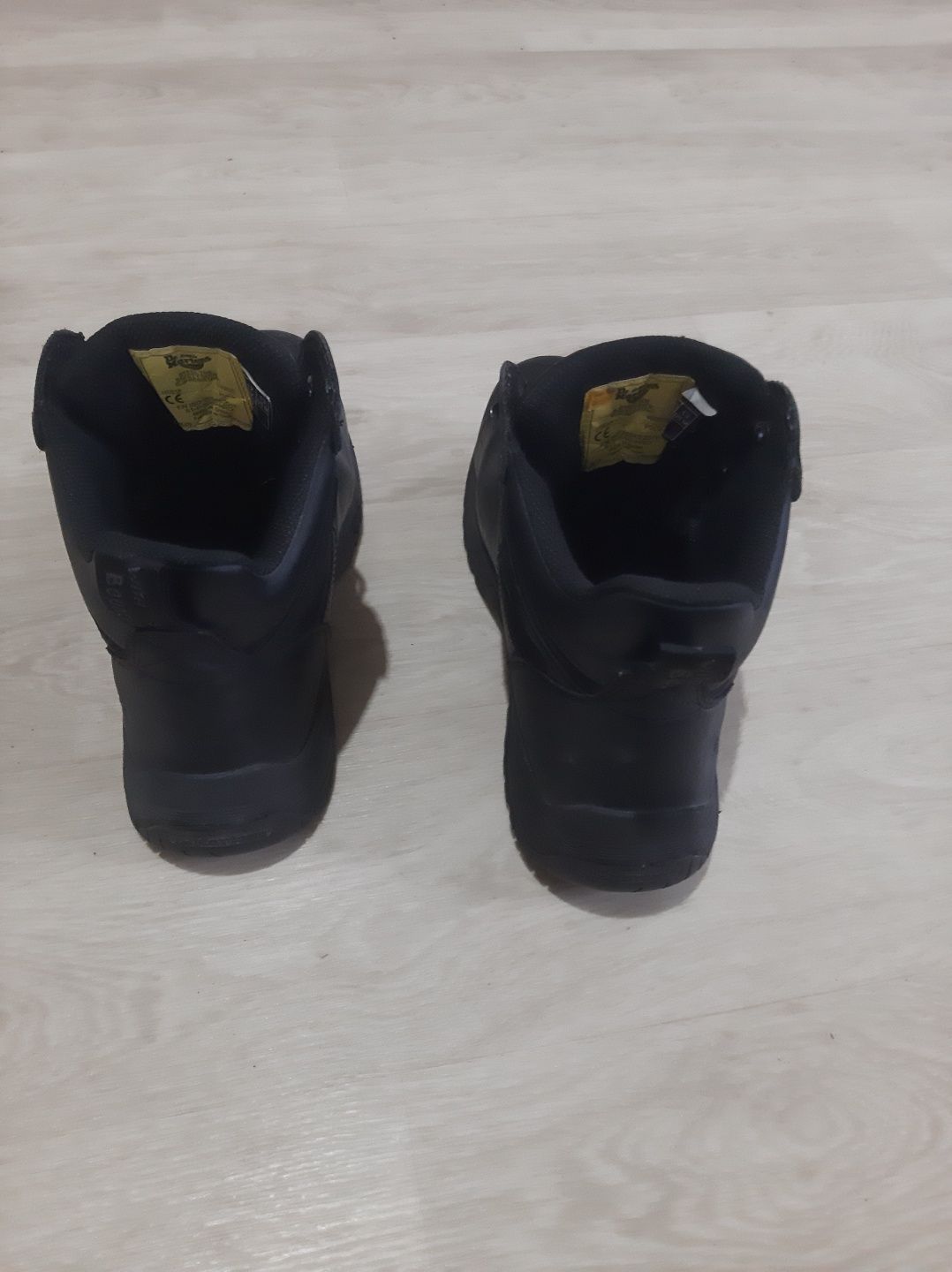 Продам ботинки Martens