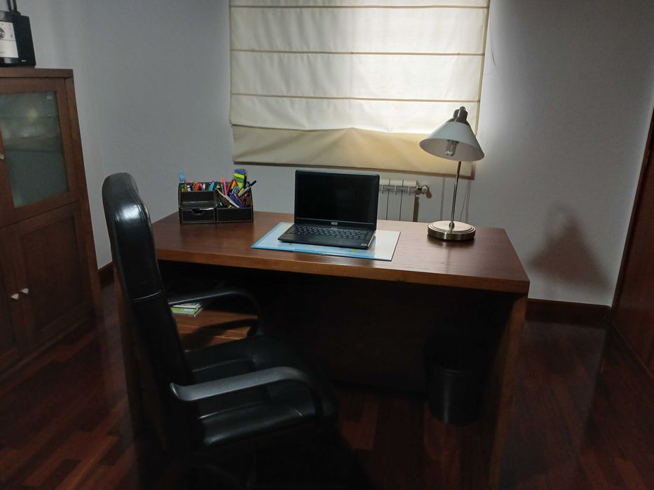 Conjunto de escritório, 1 secretária, 2 móveis para arrumação/livros