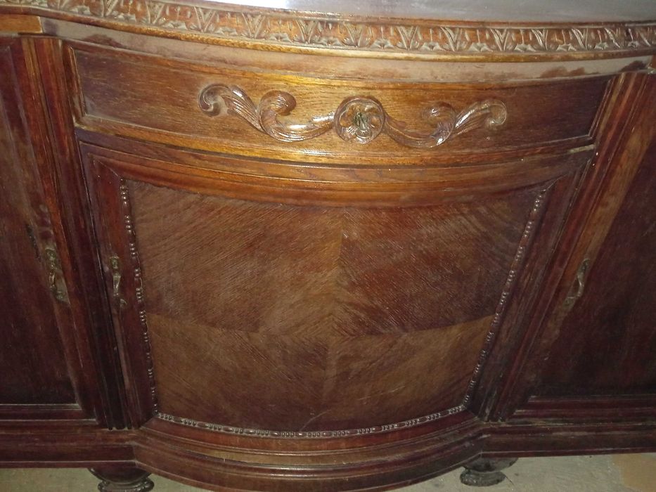 Stary kredens antyk zabytek