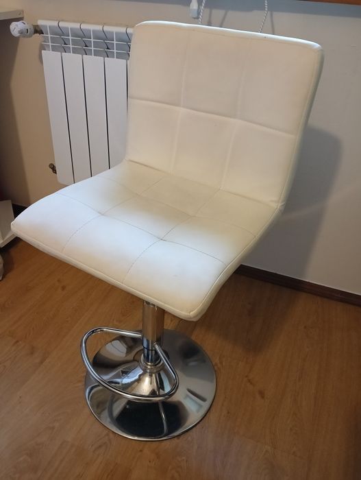 Hoker ,biała skóra ekologiczna