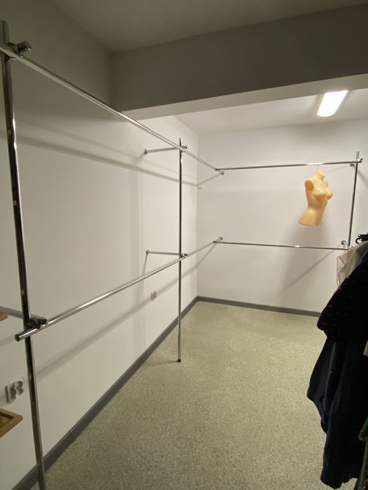 Tanio Sprzedam wyposażenie sklepu odzieżowego