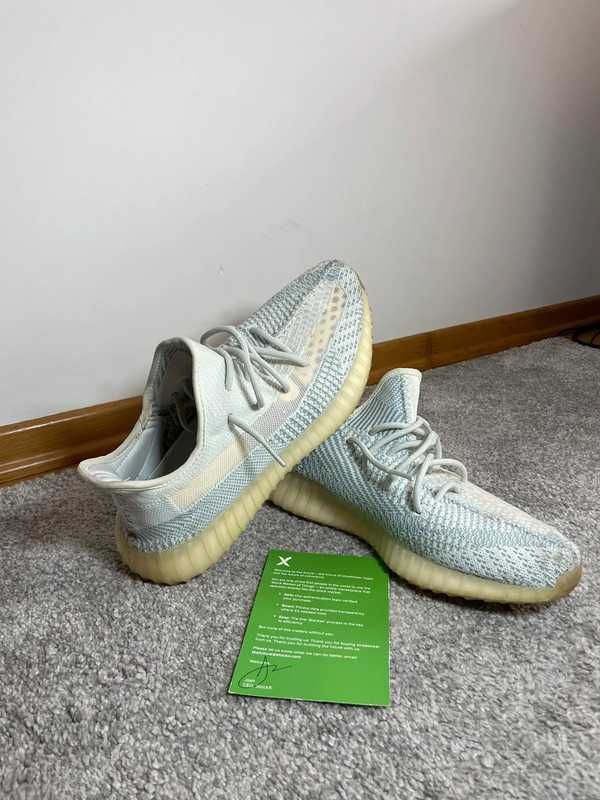 Yeezy Boost 350 V2 Cloud White